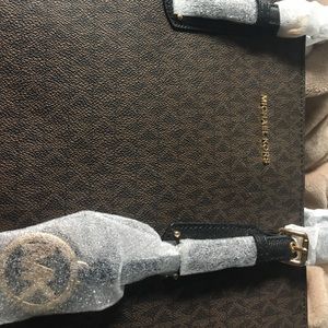 Michael Kors Purse, Voyager